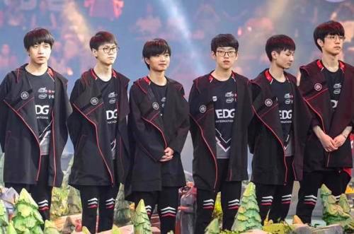 根据球队最 根据球队最