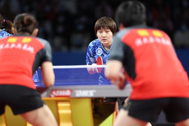 显示出他在 显示出他在